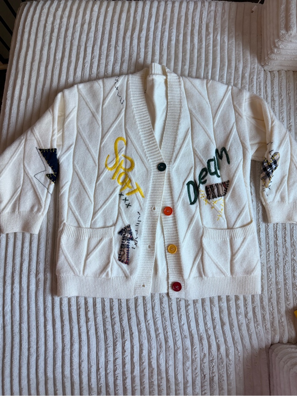 Commense White Knit Cardigan with Multicolor Embroidery and Buttons